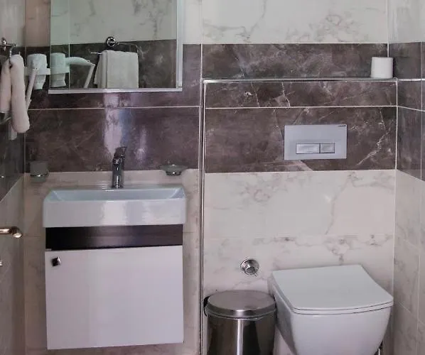 Hotel Berlin Nisantasi 3*